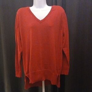 🎄Maison Jules Rich Red V-Neck Sweater🎅🎁